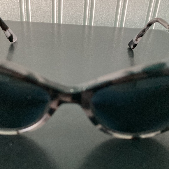 Sunglasses - Picture 2 of 4